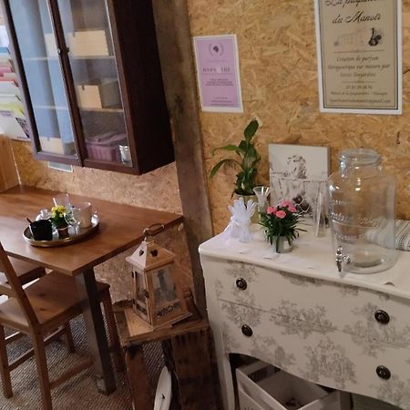 Le Laboratoire Shabby Chic De La Parfumerie Du Manoir Chavagne Extérieur photo