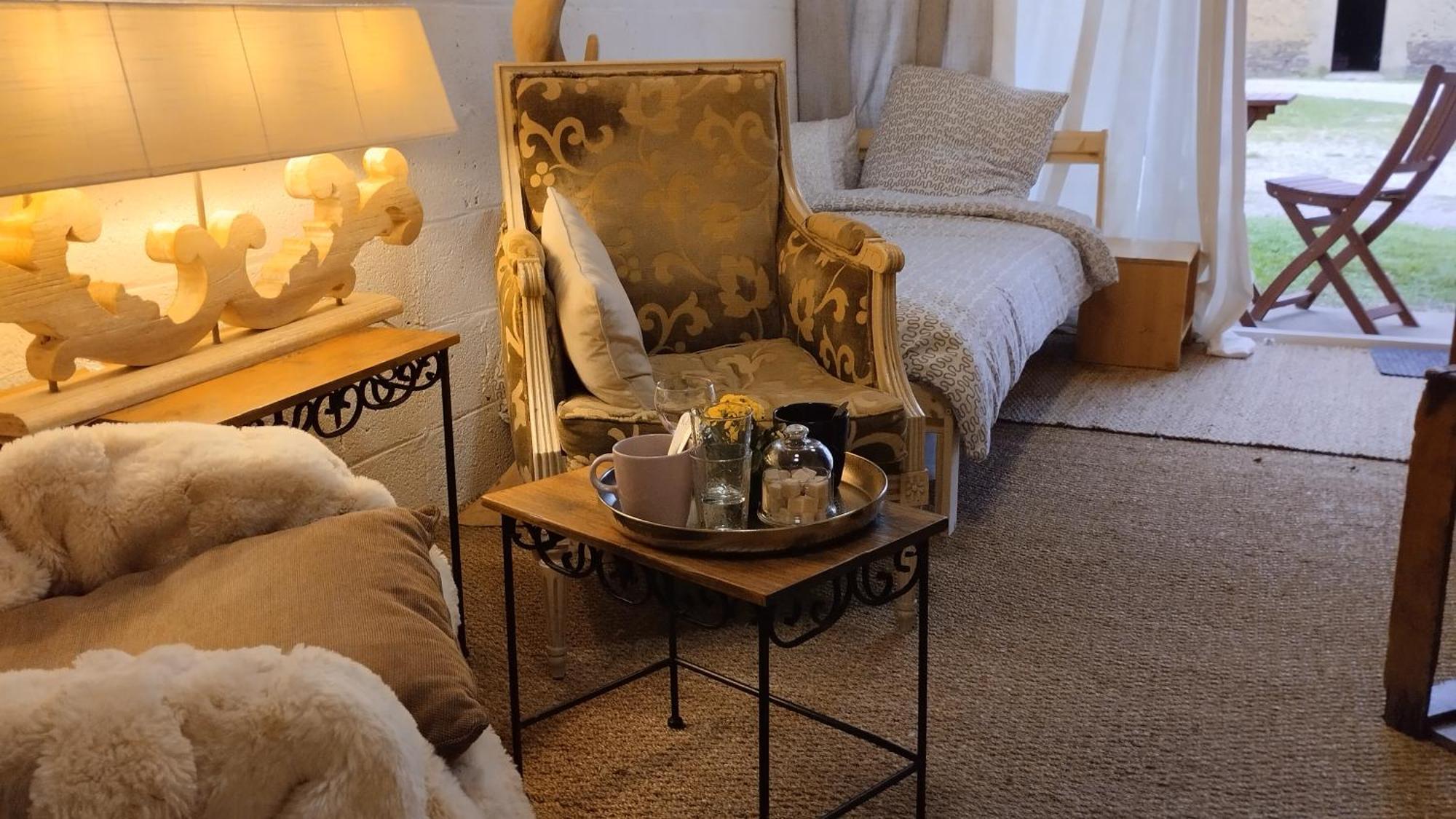 Le Laboratoire Shabby Chic De La Parfumerie Du Manoir Chavagne Extérieur photo